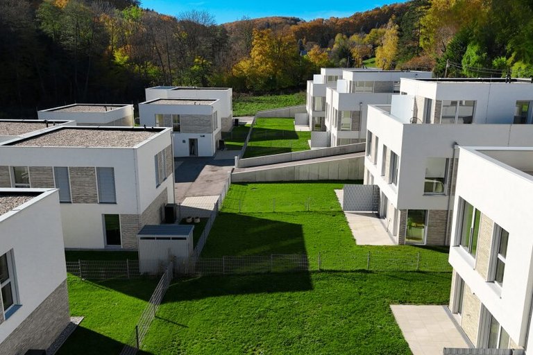 Neubau-Haus mit Garten nahe Wien – THE TREELINE- MIETKAUF Möglichkeit