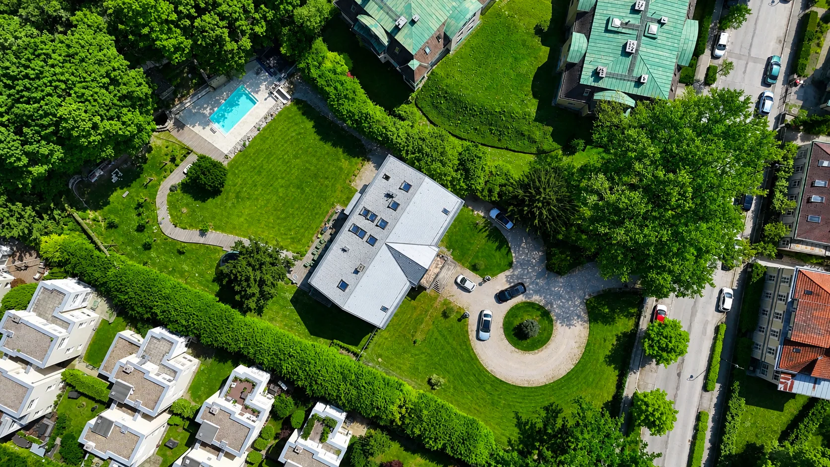 Das ist keine Villa. Das ist ein Statement. This is not a villa. This is a statement.